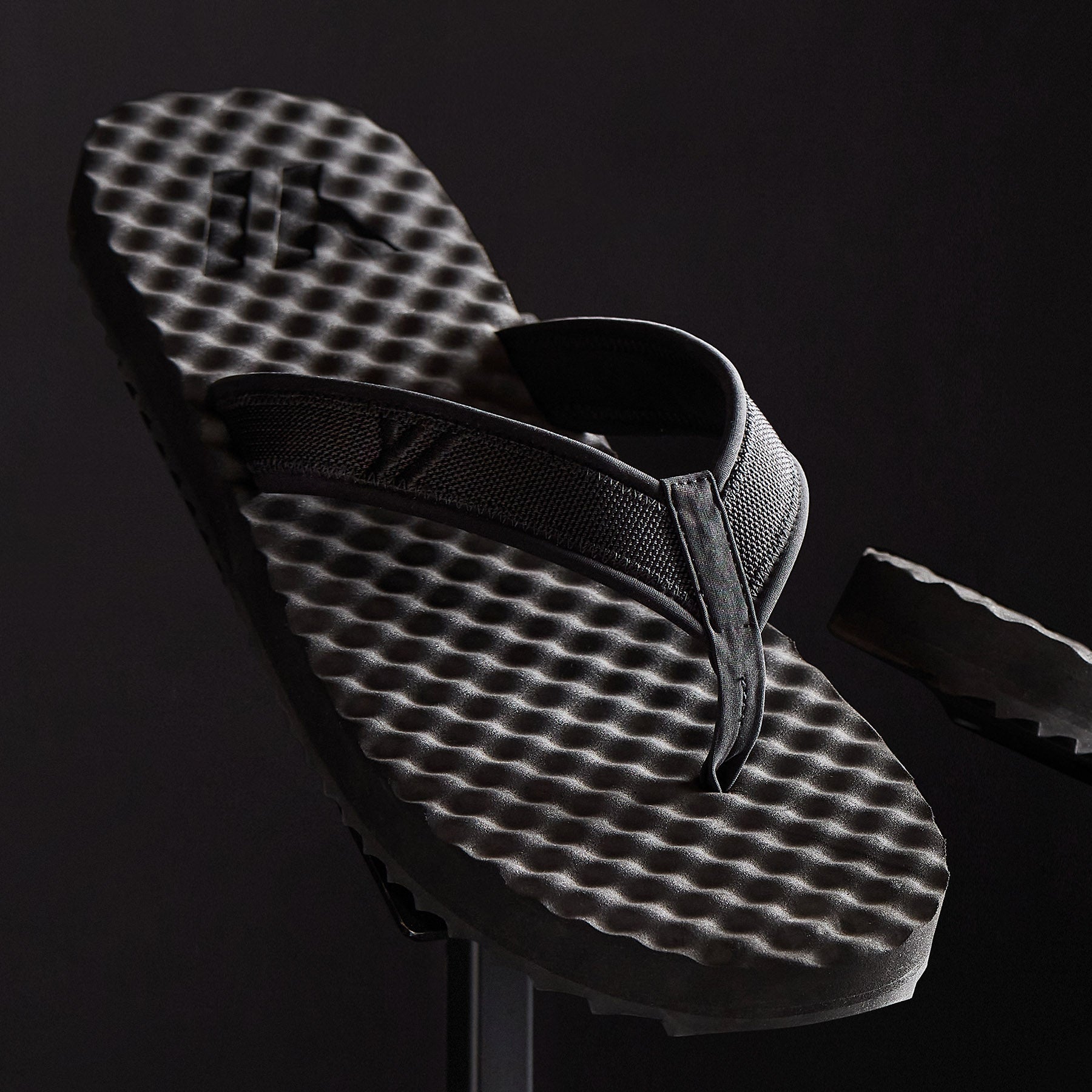 Men's Y/OSEMITE Sport Flip Flop - Black/Black | James Perse Los Angeles