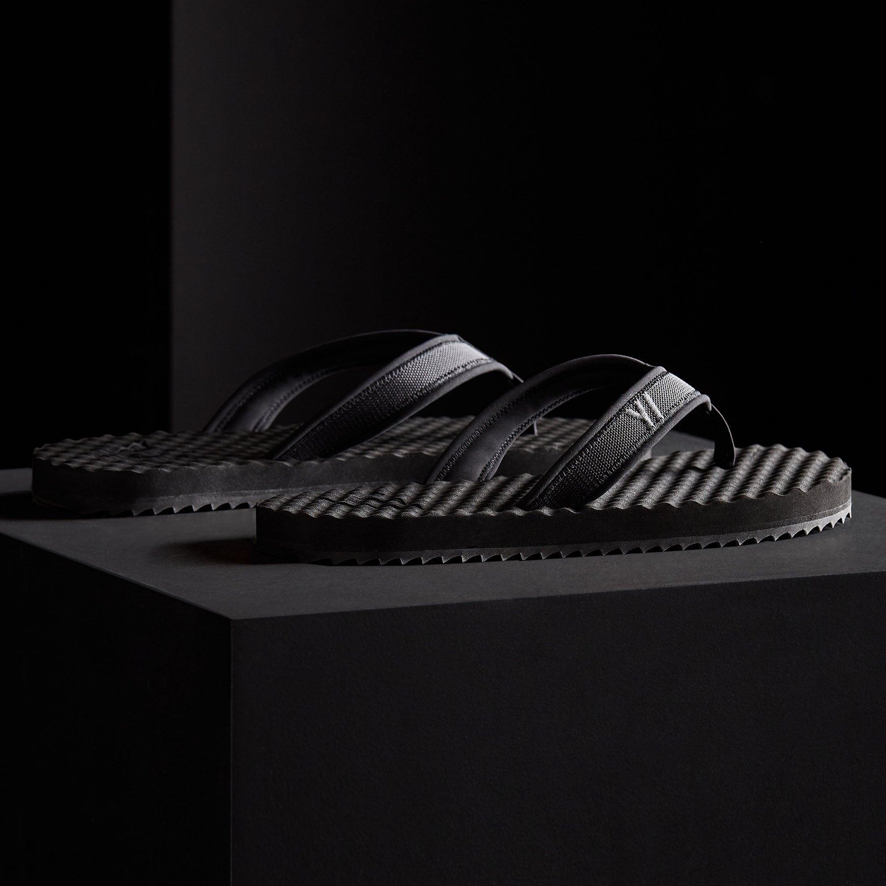 Men's Y/OSEMITE Sport Flip Flop - Black/Black | James Perse Los Angeles
