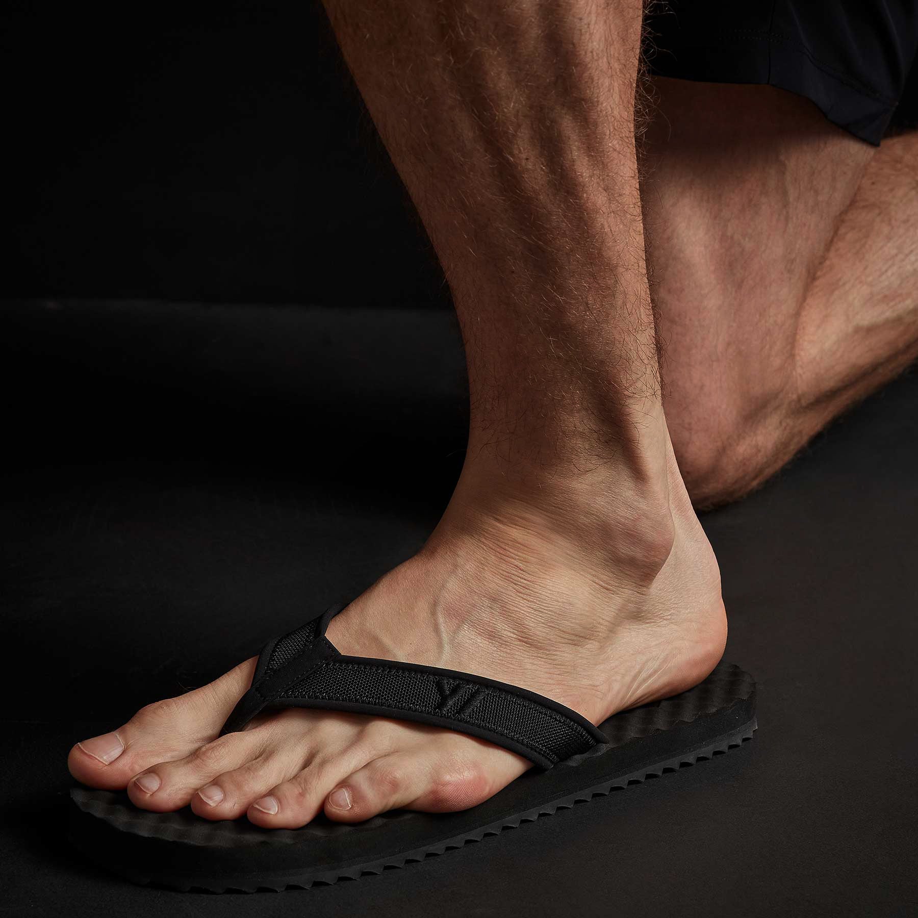 Men's Y/OSEMITE Sport Flip Flop - Black/Black | James Perse Los Angeles