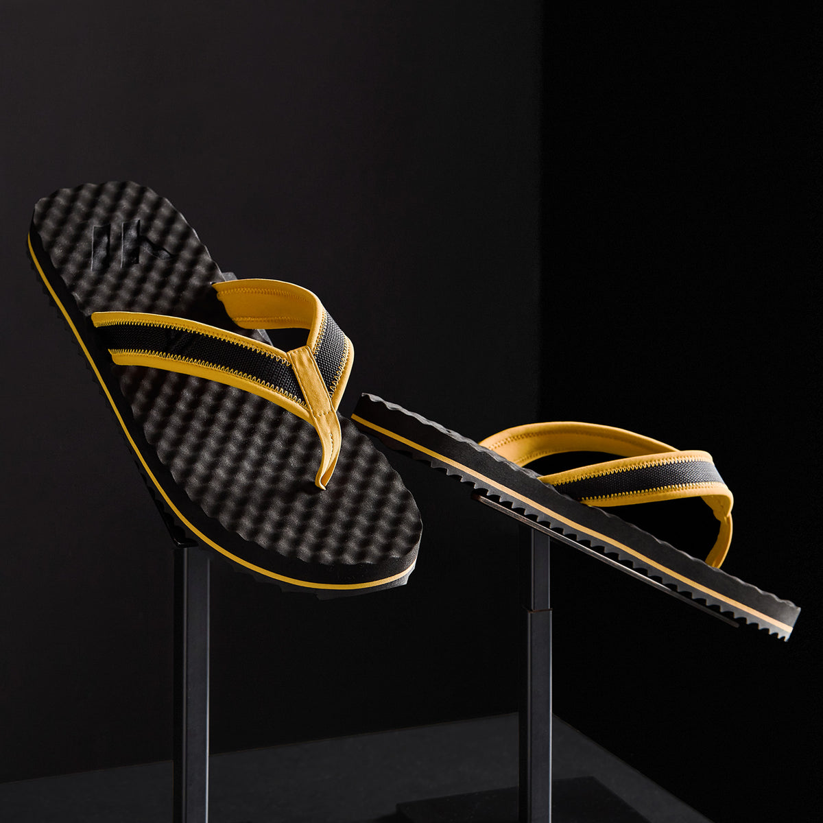 Men's Y/OSEMITE Sport Flip Flop in Black/Crocus | James Perse Los Angeles 