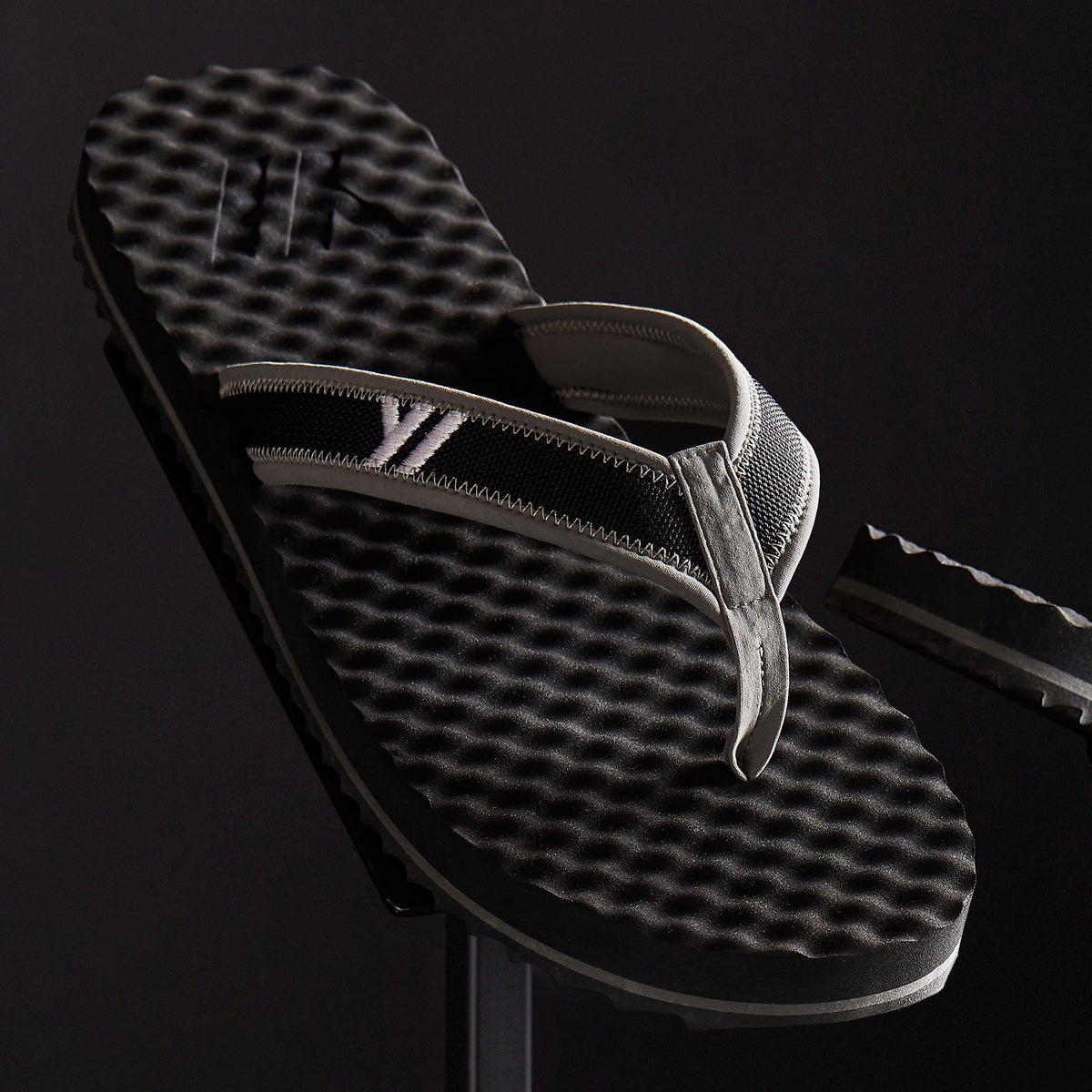 Men's Y/OSEMITE Sport Flip Flop - Black/Grey | James Perse Los Angeles
