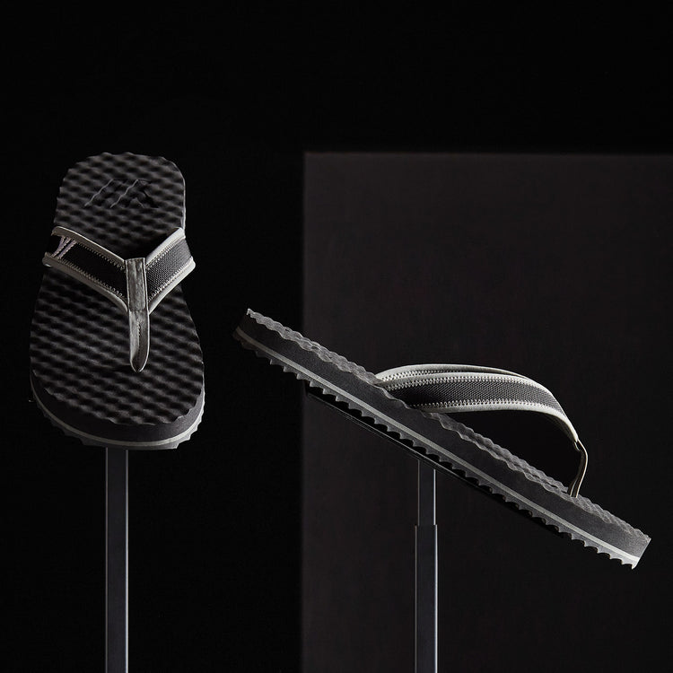 Men's Y/OSEMITE Sport Flip Flop - Black/Grey | James Perse Los Angeles