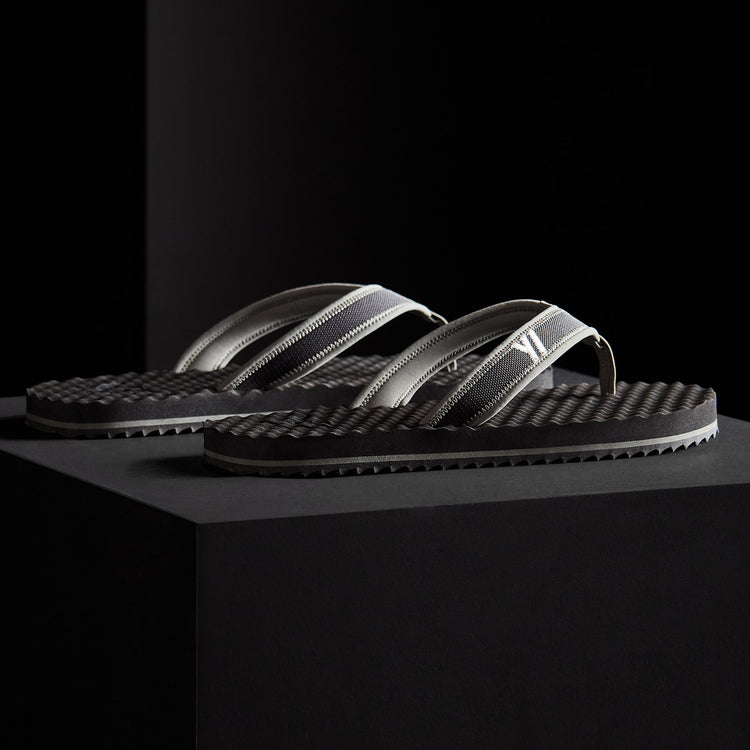 Men's Y/OSEMITE Sport Flip Flop - Black/Grey | James Perse Los Angeles