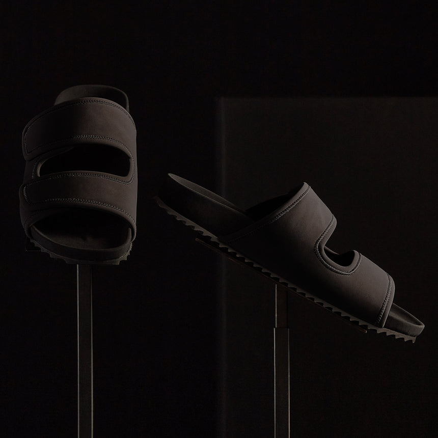 Binding Velcro Slide - Black/Black | James Perse Los Angeles