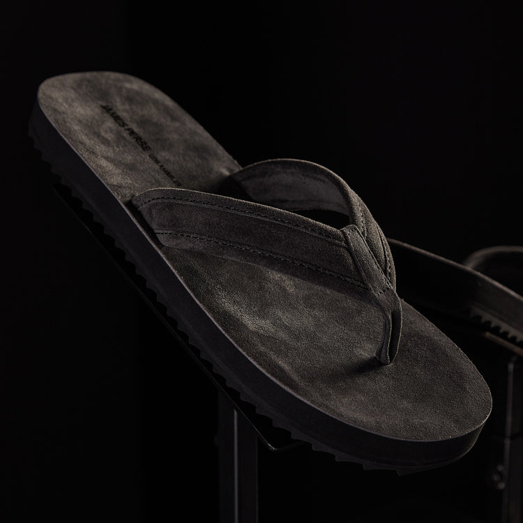 Men's Suede Flip Flop in Ash | James Perse Los Angeles
