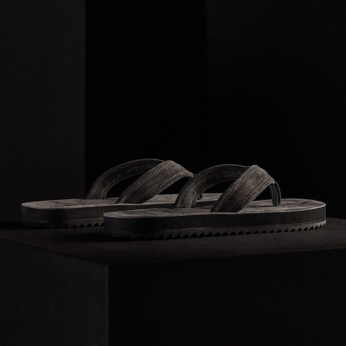 Men's Suede Flip Flop in Ash | James Perse Los Angeles