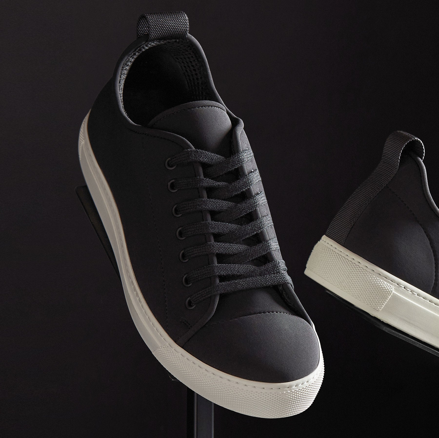 Carbon Low - Black | James Perse Los Angeles