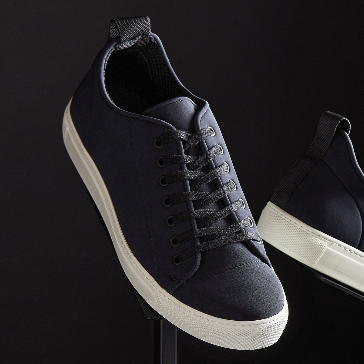 Carbon Low - Navy | James Perse Los Angeles