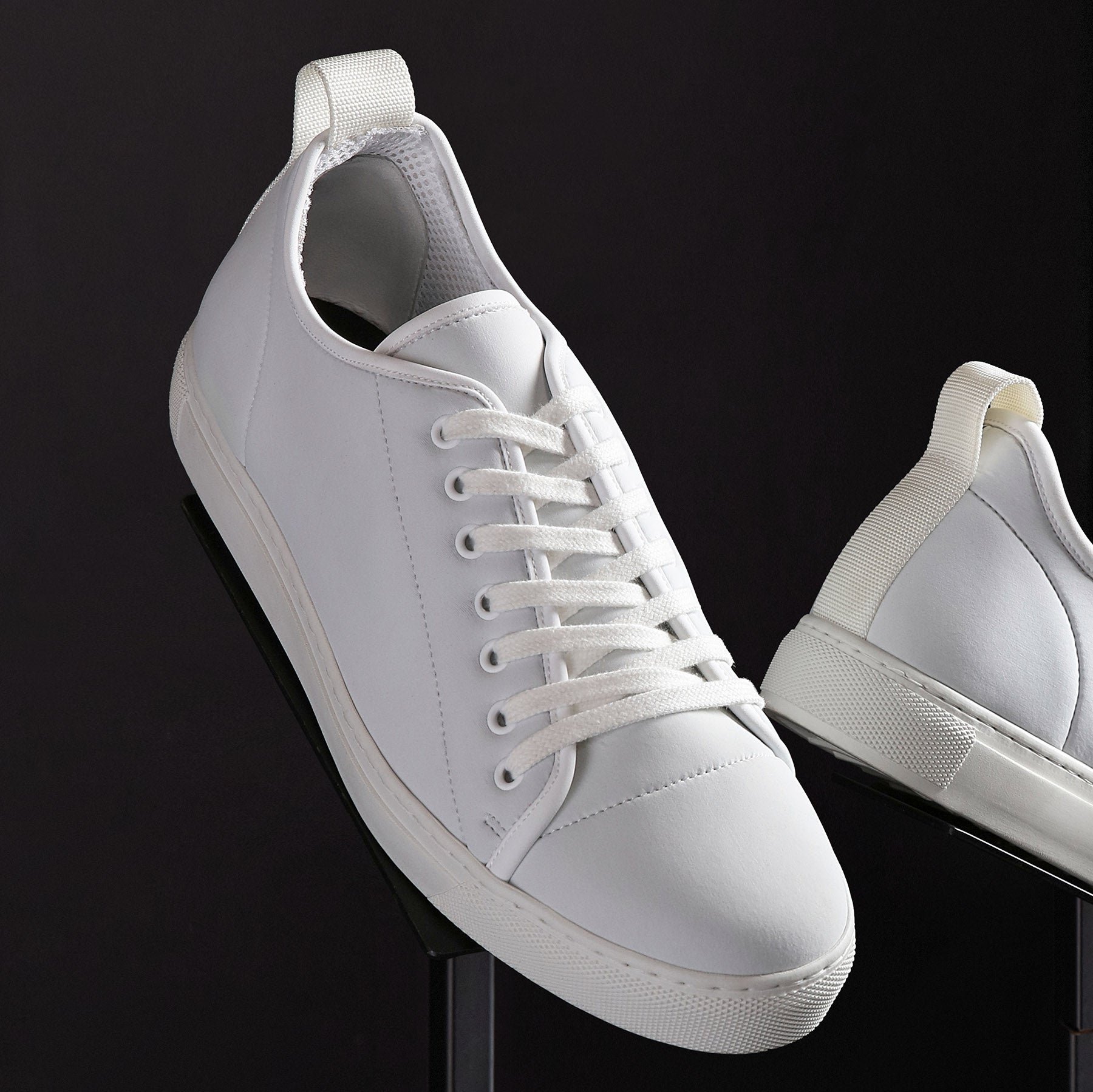 Men's Carbon Low in White | James Perse Los Angeles 