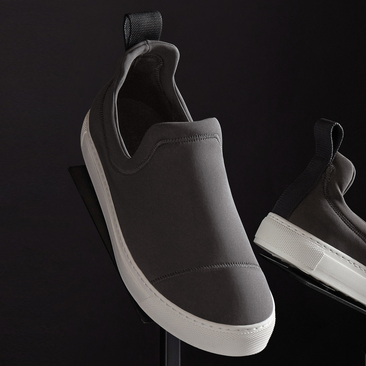Men's Zuma Scuba Slip On in Carbon Grey | James Perse Los Angeles