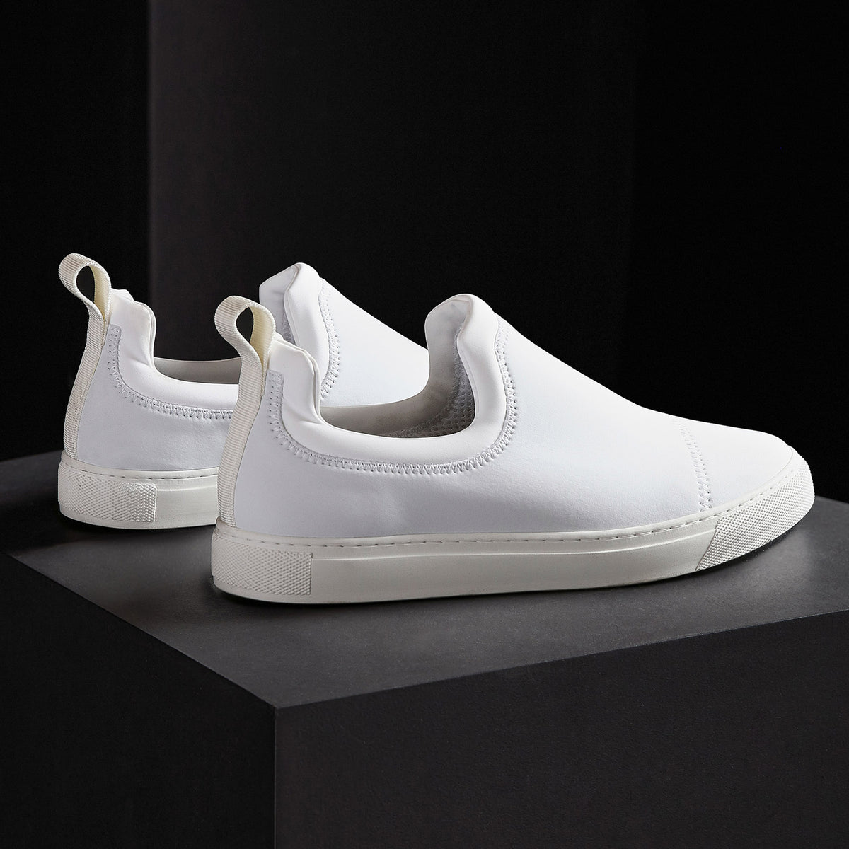 Men's Zuma Scuba Slip On in White | James Perse Los Angeles 