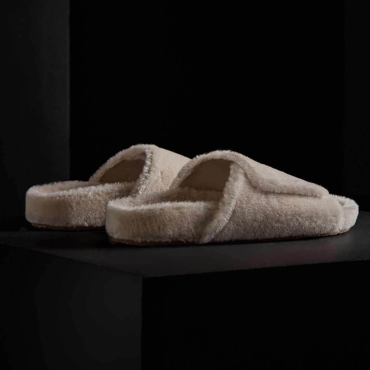 Alpaca Velcro Slide - Beige | James Perse Los Angeles