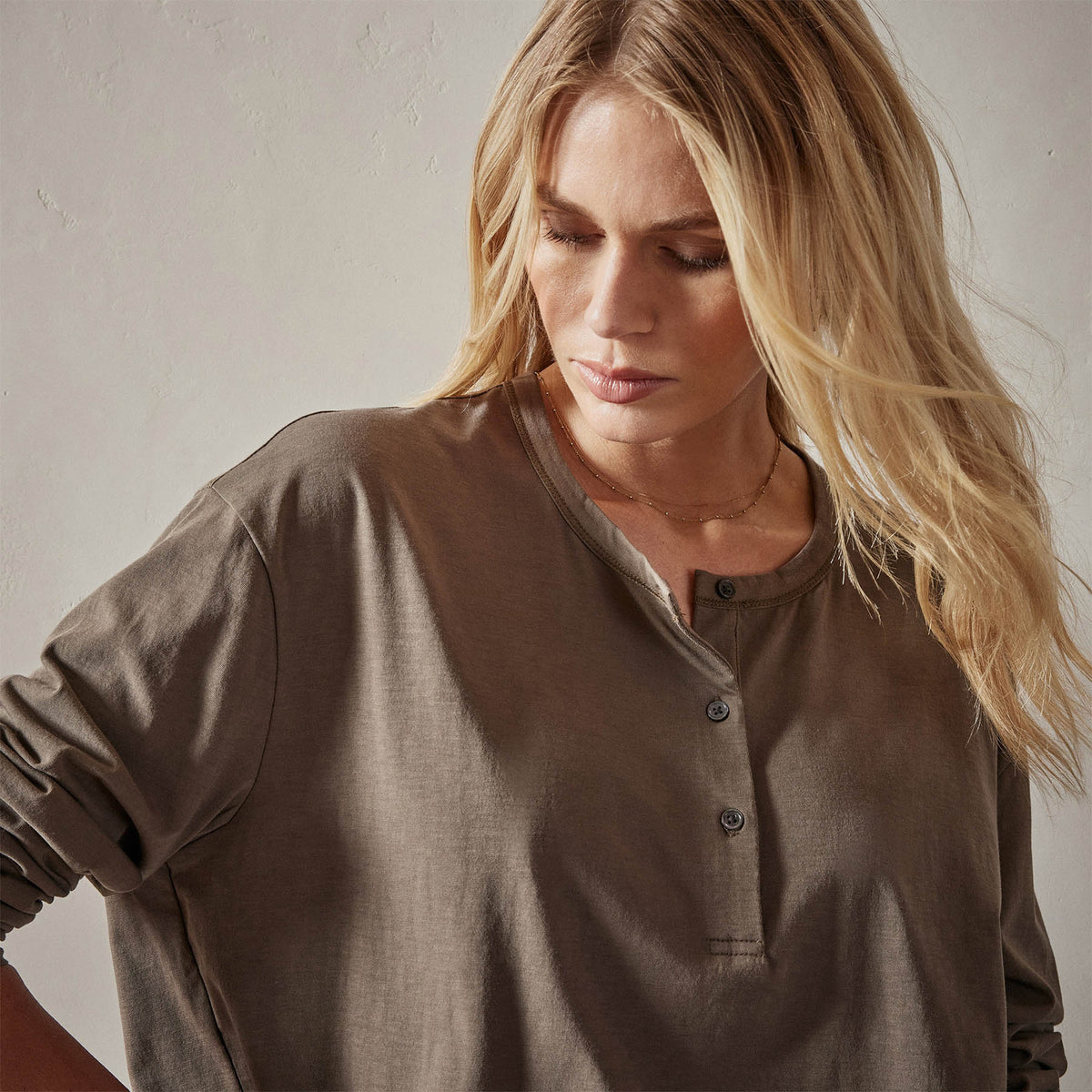 Clean Finish Jersey Henley in Old Whiskey | James Perse Los Angeles 