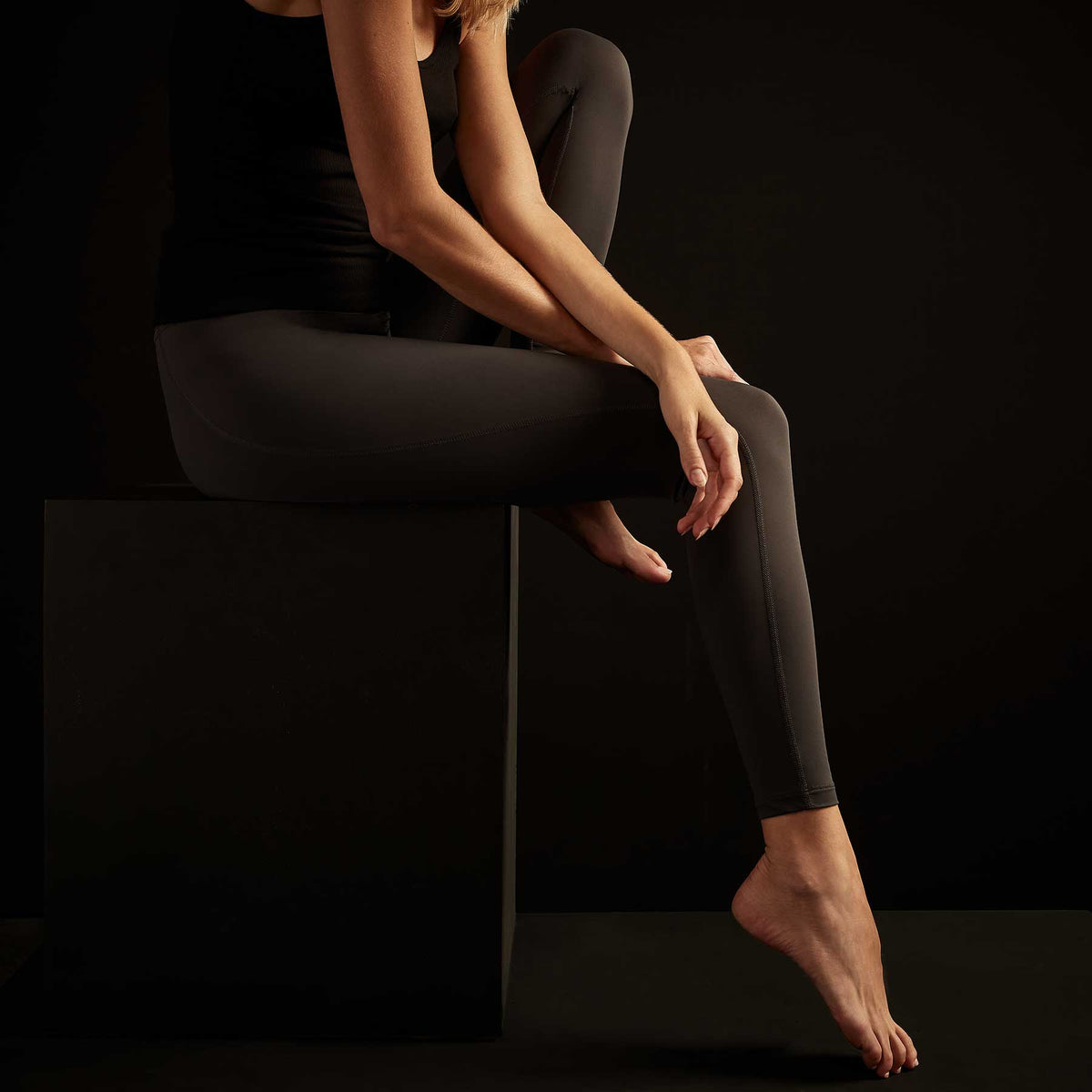 Y/OSEMITE Spiral Seam Legging In Cannel | James Perse Los Angeles