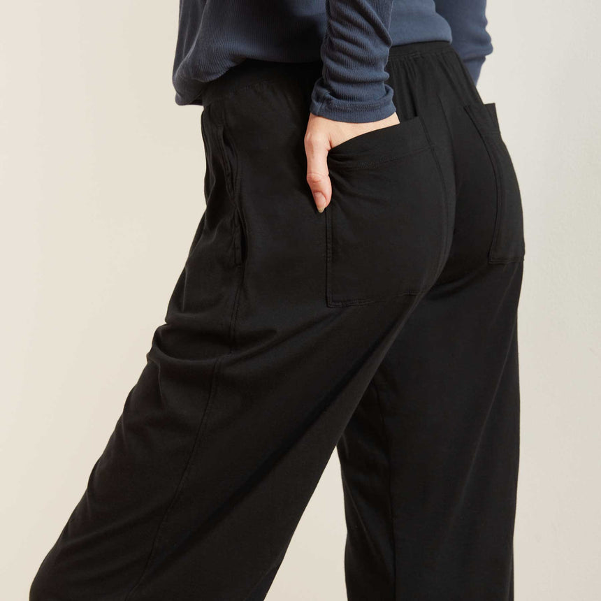 Luxe Lotus Jersey Cropped Pajama Pant in Black | James Perse Los Angeles