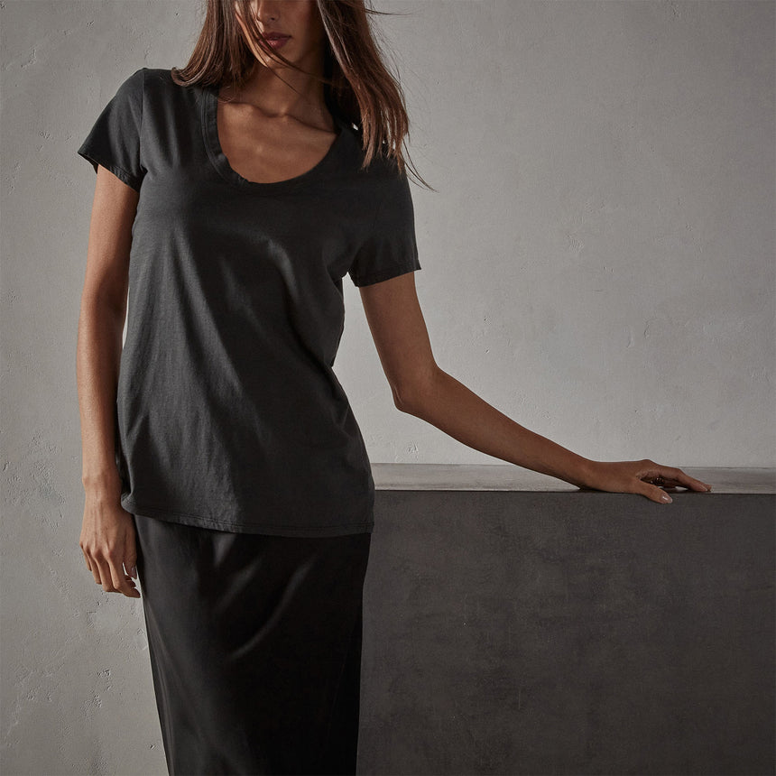 Luxe Lotus Jersey Tee In Carbon | James Perse Los Angeles