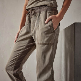 Mixed Media Pant in Ammo Pigment | James Perse Los Angeles