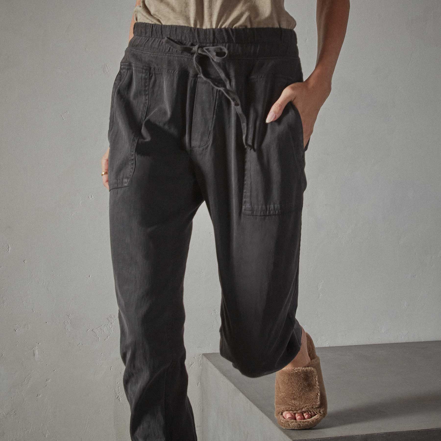 Mixed Media Pant - Carbon | James Perse Los Angeles