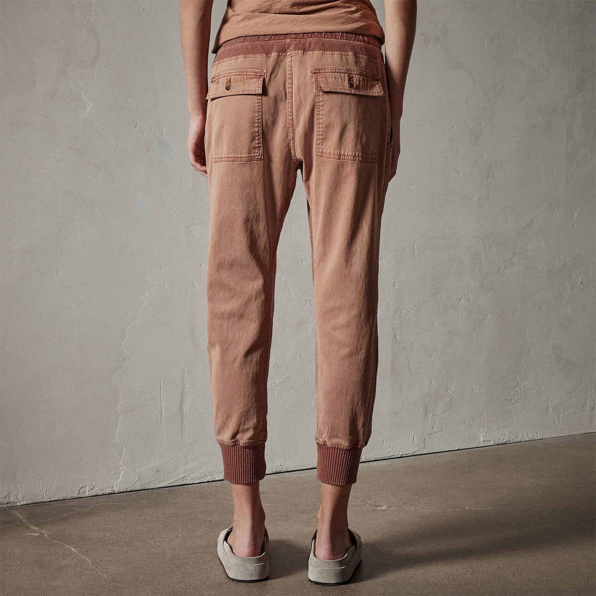Mixed Media Pant in Nutmeg Pigment | James Perse Los Angeles
