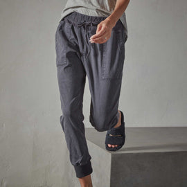 Mixed Media Pant in Titan Pigment | James Perse Los Angeles