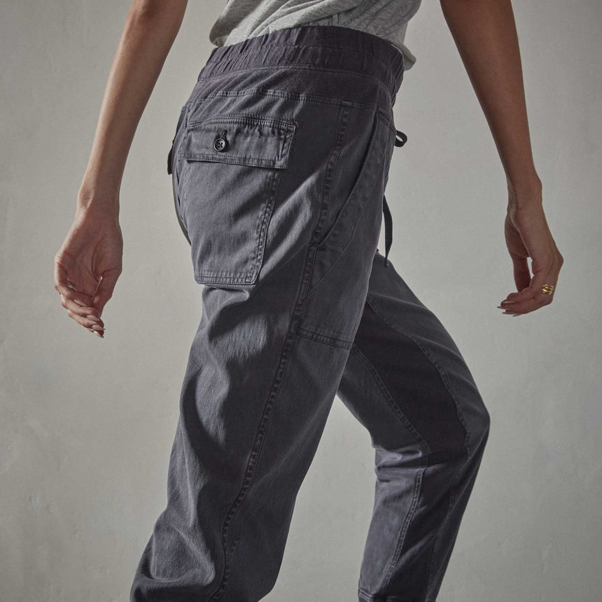 Mixed Media Pant in Titan Pigment | James Perse Los Angeles
