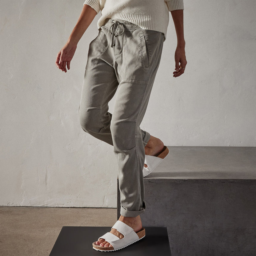 Soft Drape Pant in Concrete Pigment | James Perse Los Angeles