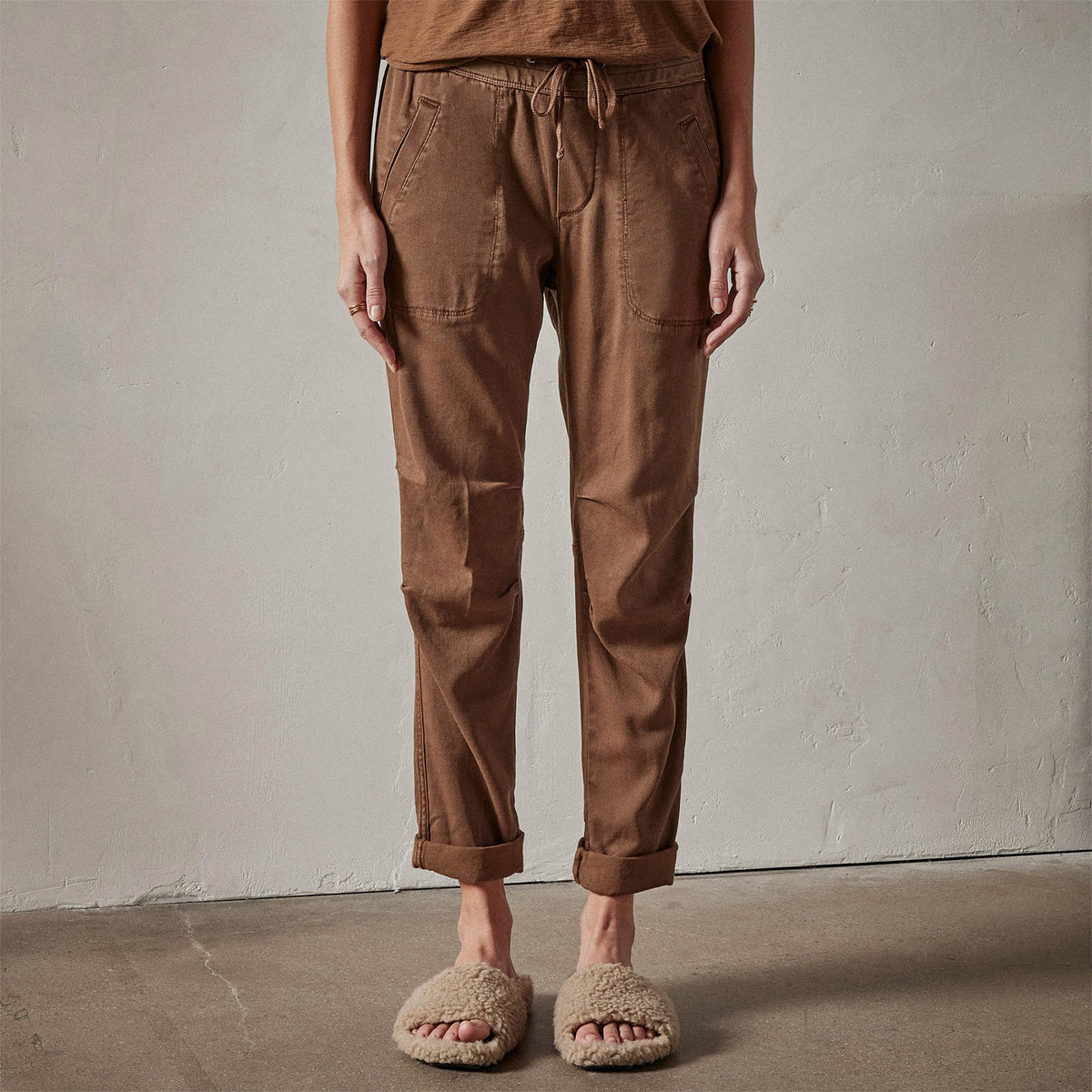 Soft Drape Pant in Gingerbread Pigment | James Perse Los Angeles