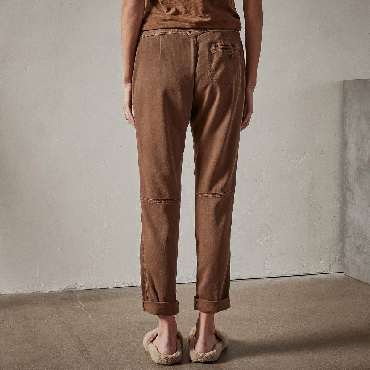Soft Drape Pant in Gingerbread Pigment | James Perse Los Angeles