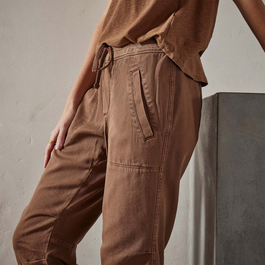 Soft Drape Pant in Gingerbread Pigment | James Perse Los Angeles