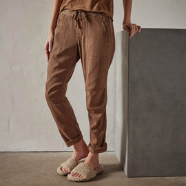 Soft Drape Pant in Gingerbread Pigment | James Perse Los Angeles