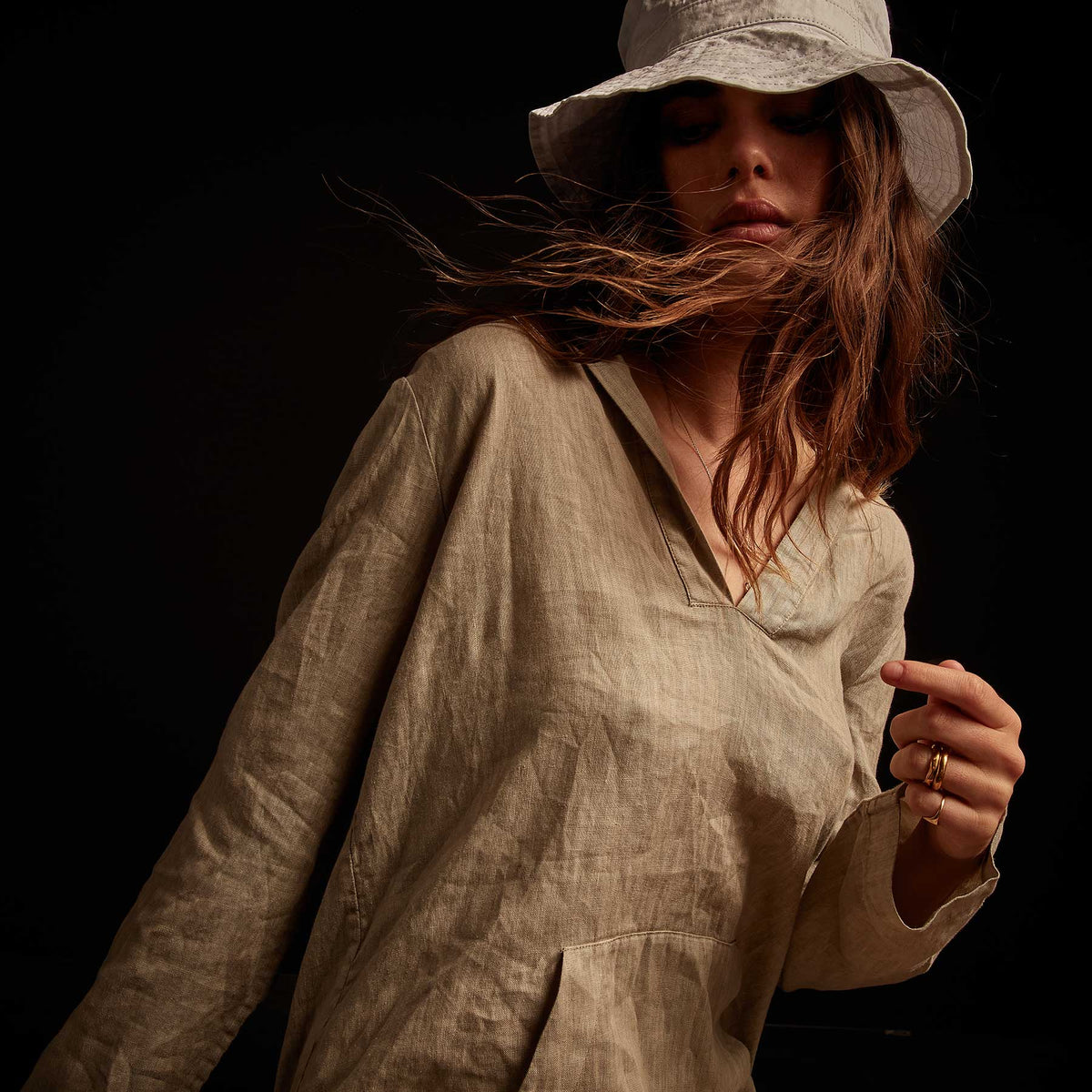 Lightweight Linen Hooded Tunic - Mineral Pigment | James Perse Los Angeles