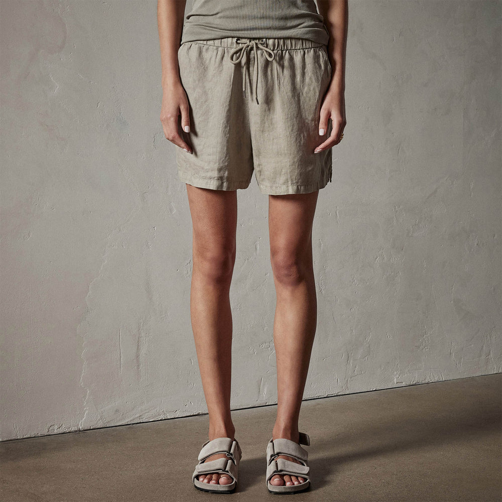 Lightweight Linen Short in Silt Pigment | James Perse Los Angeles