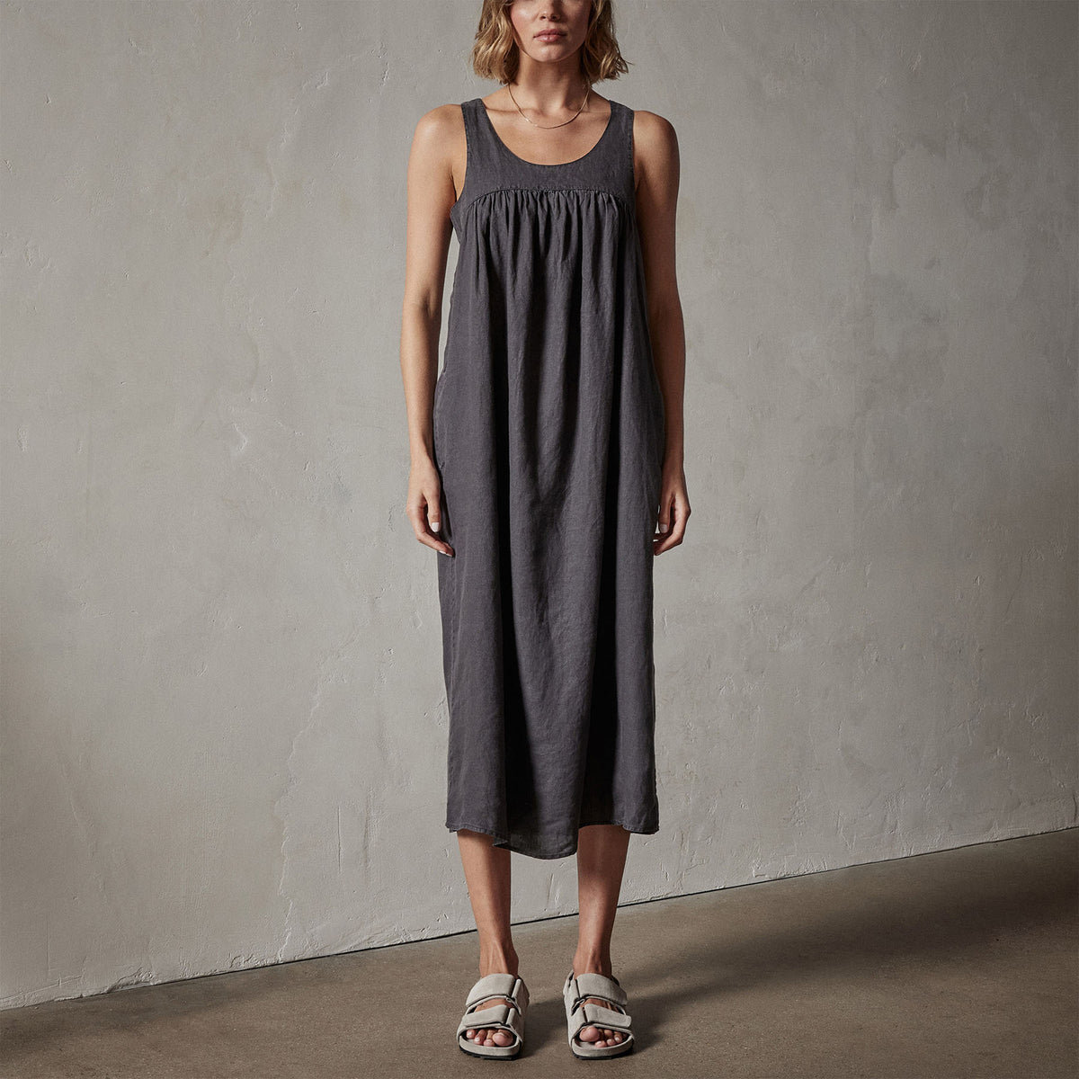 Gathered Linen Dress in Magma Pigment | James Perse Los Angeles