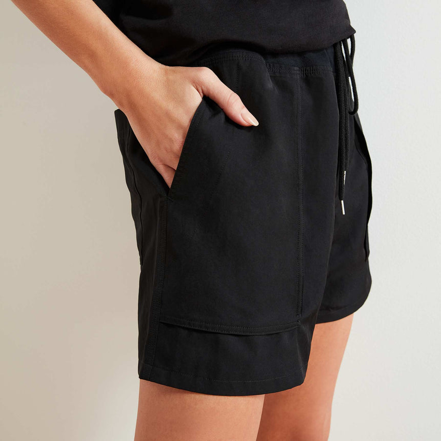 Lightweight Technical Cargo Short In Black | James Perse Los Angeles