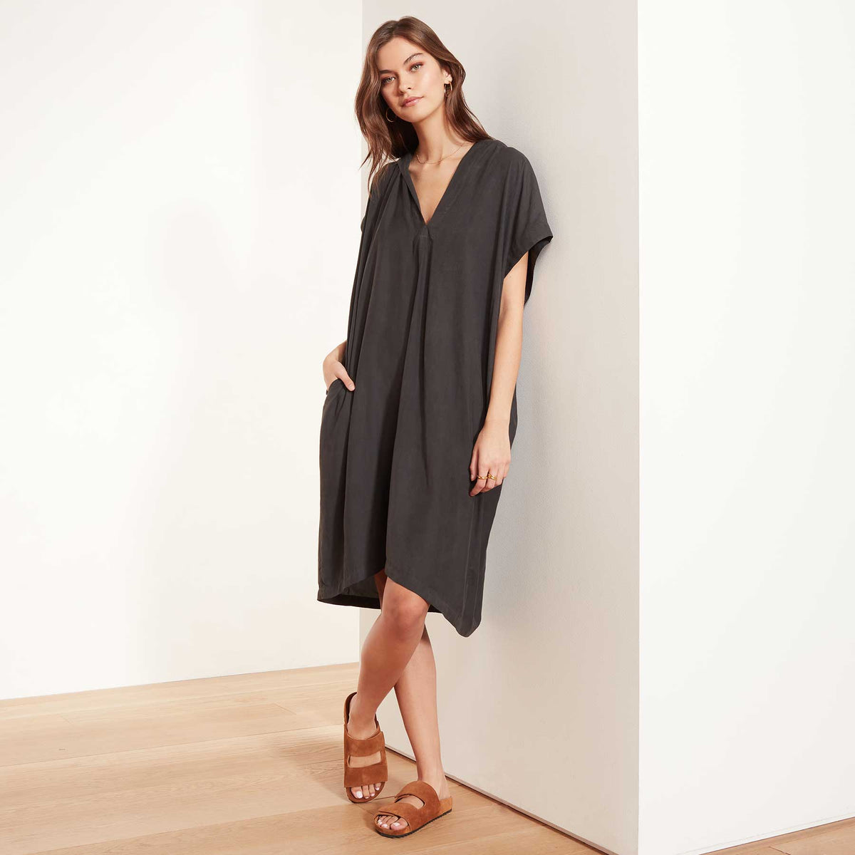 Micro Suede Relaxed Hooded Dress - Carbon | James Perse Los Angeles