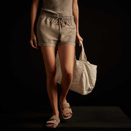 Cotton Oxford Short in Fume Pigment | James Perse Los Angeles