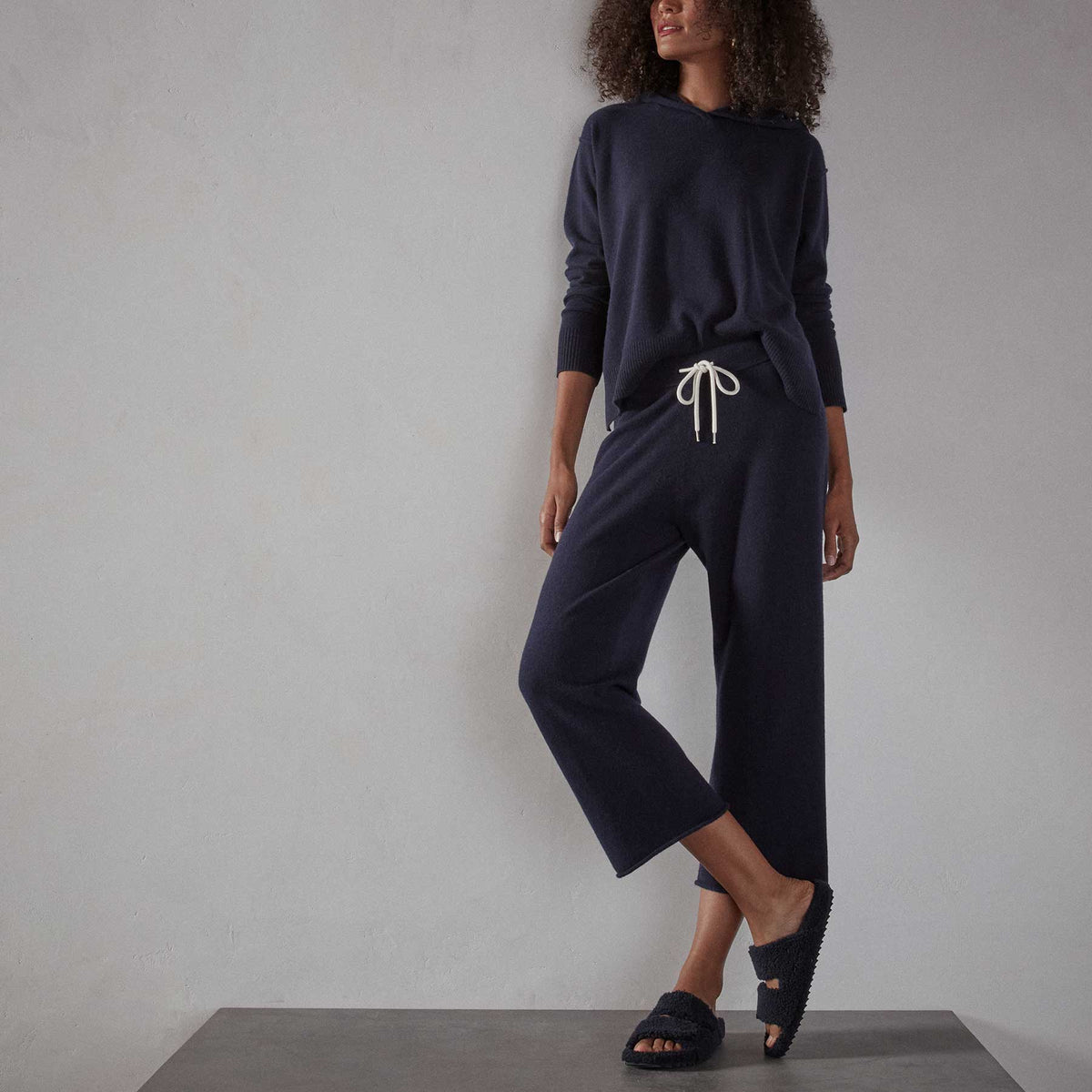 Recycled Cashmere Cropped Pant in Navy Blue | James Perse Los Angeles