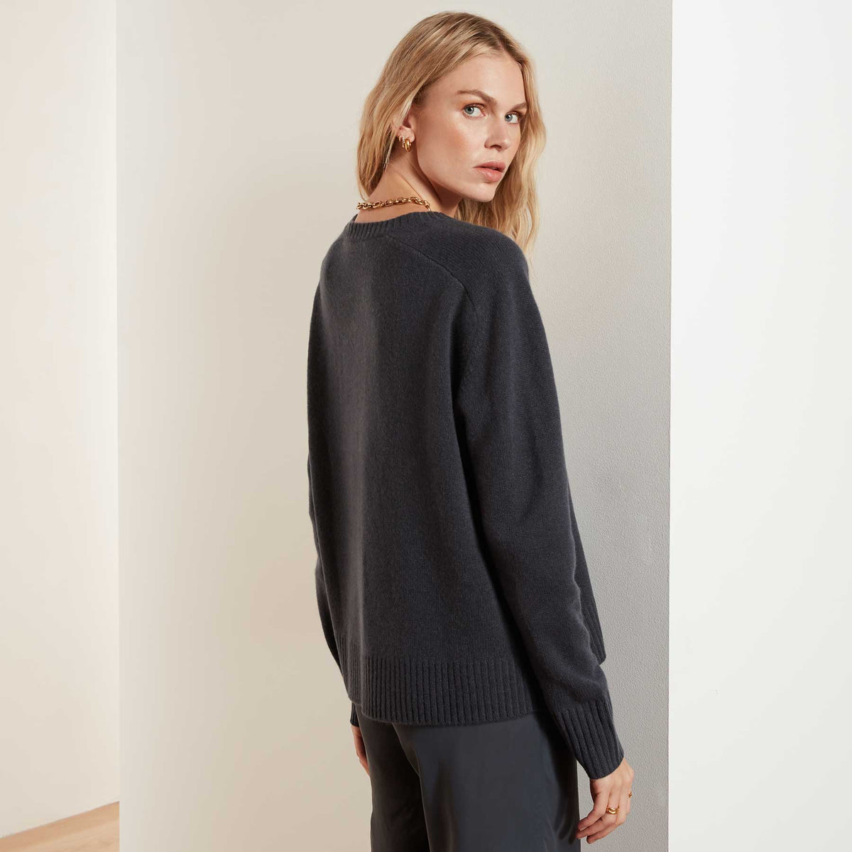 Recycled Cashmere Crew Neck Sweater in Maine | James Perse Los Angeles