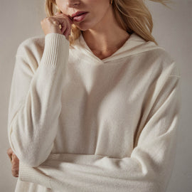 Recycled Cashmere Graphic Pullover Hoodie in Ivory/Black | James Perse Los Angeles 