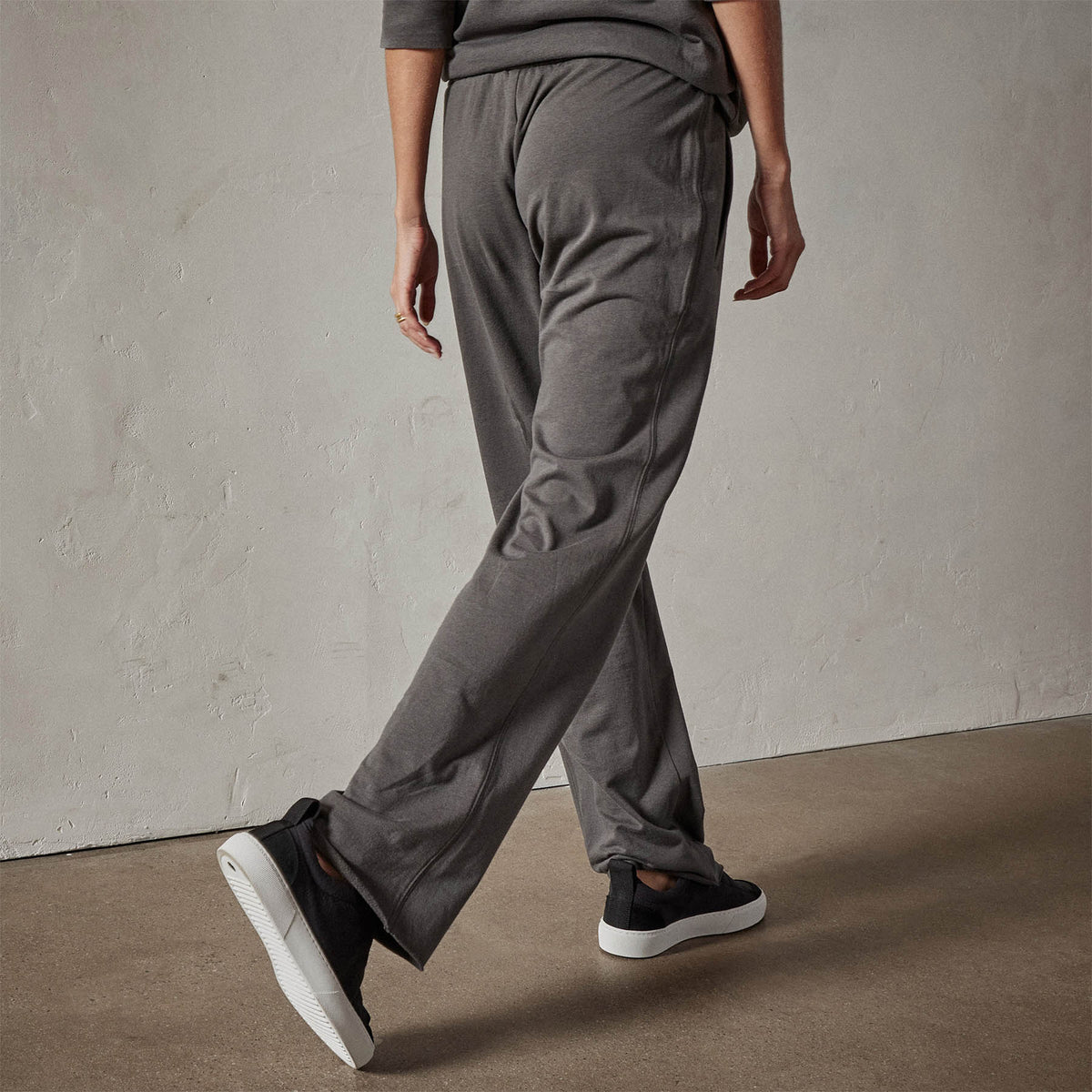 Recycled Terry Sweat Pant in Fin | James Perse Los Angeles
