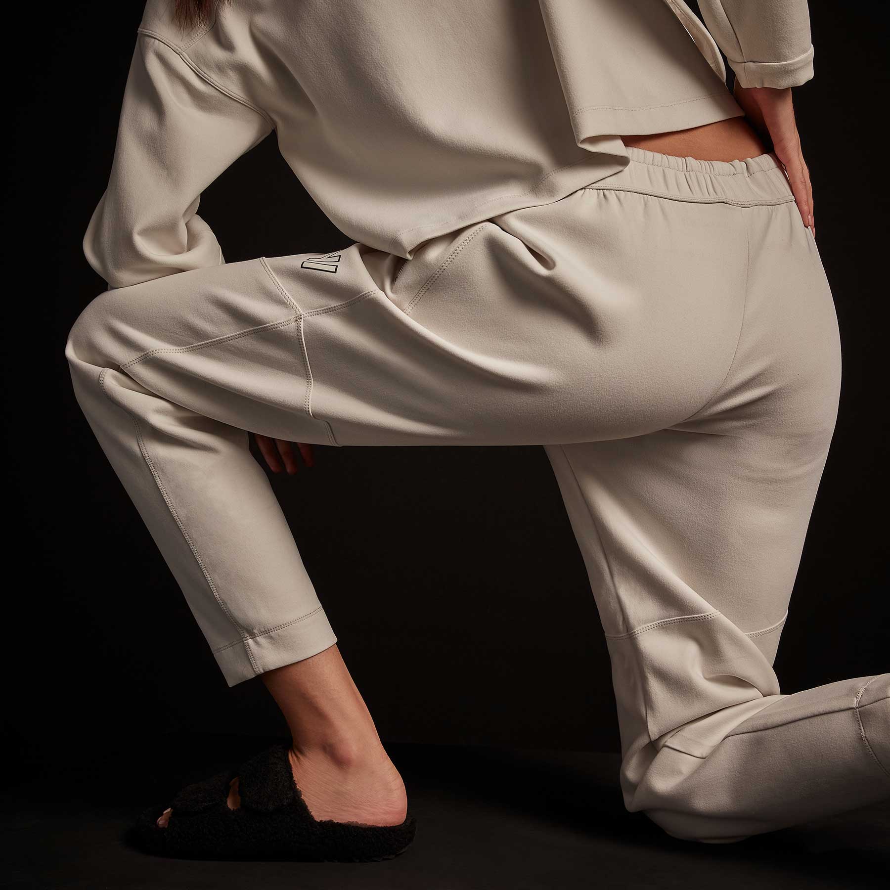 Y/OSEMITE Seamed Sweatpant - Talc | James Perse Los Angeles