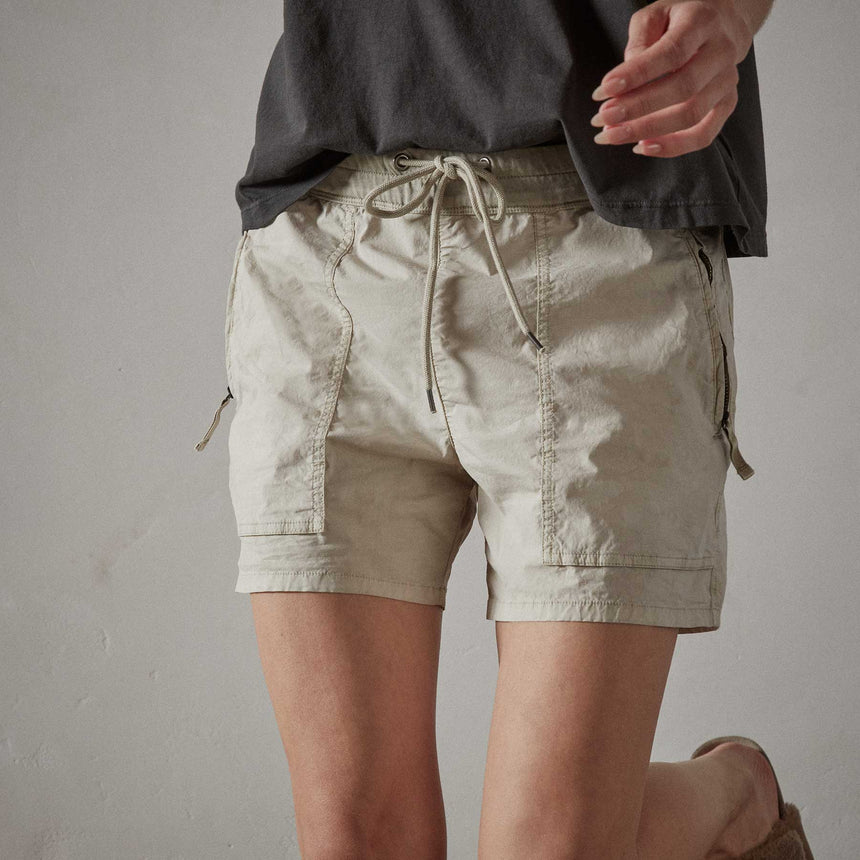Zip Pocket Utility Short - Paste Pigment | James Perse Los Angeles