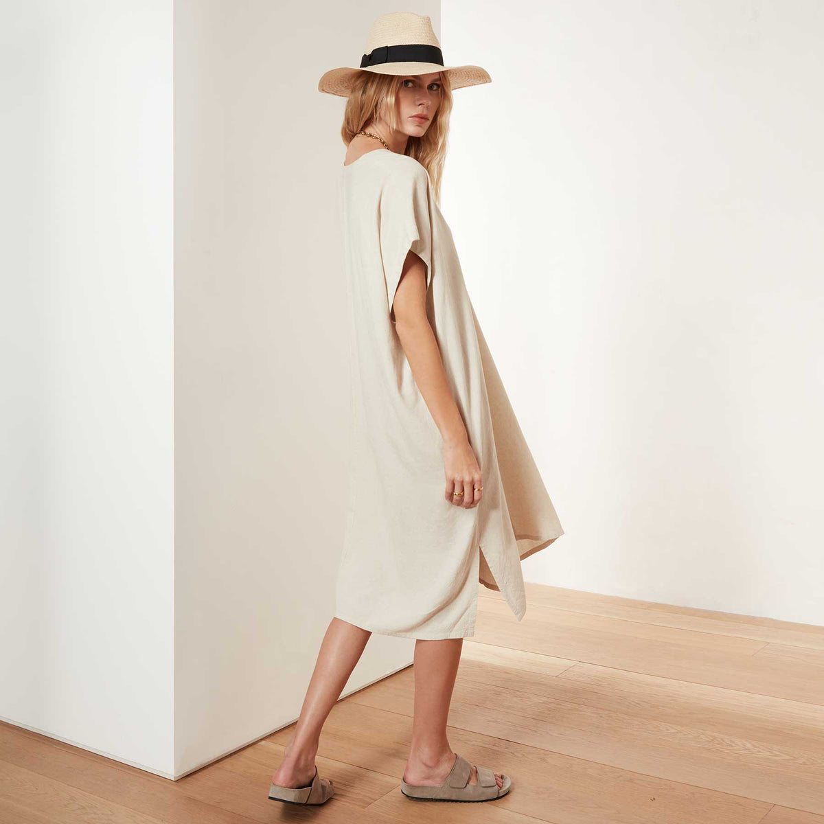 V Neck Kaftan in Natural | James Perse Los Angeles
