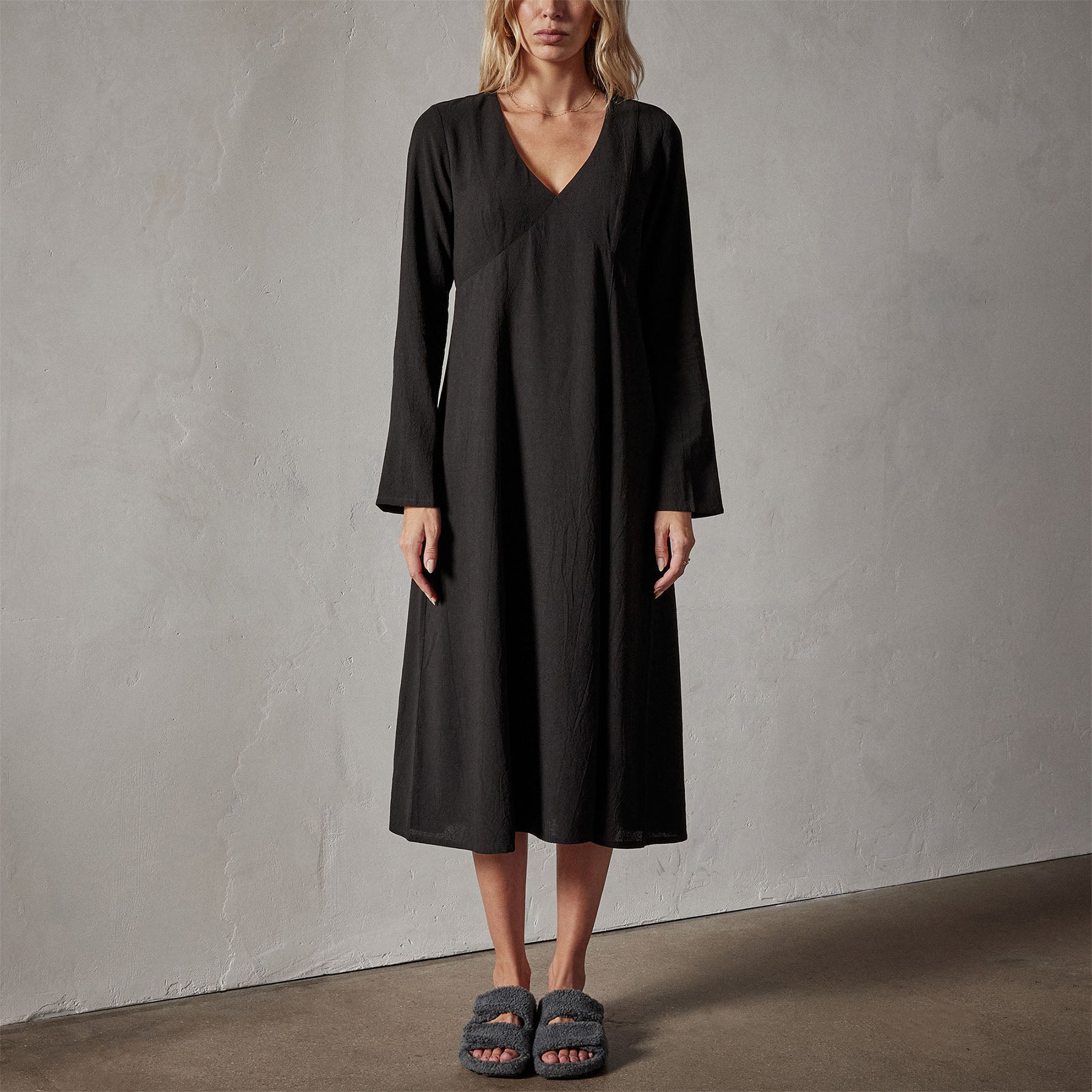 Viscose Seamed Contour Dress in Black | James Perse Los Angeles