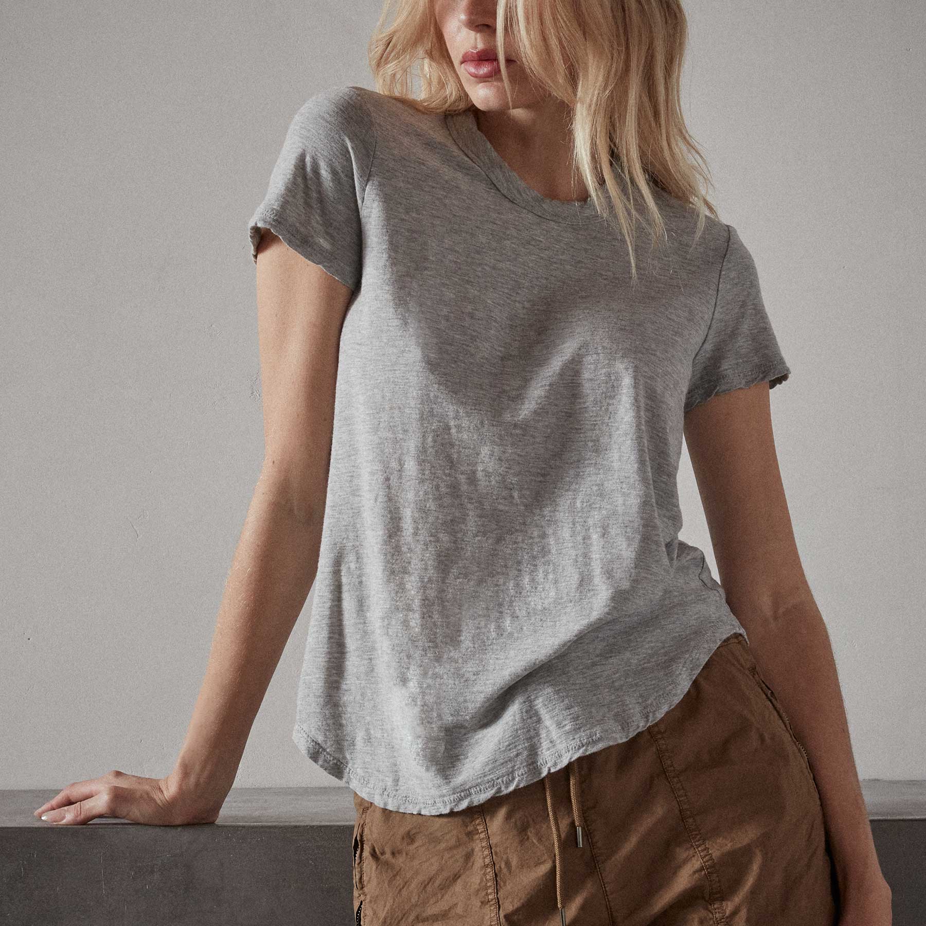 トップス Marble Print Sheer Jersey Crew Neck Top Clear Jersey Crew - Wolf Pigment | James Perse Los Angeles