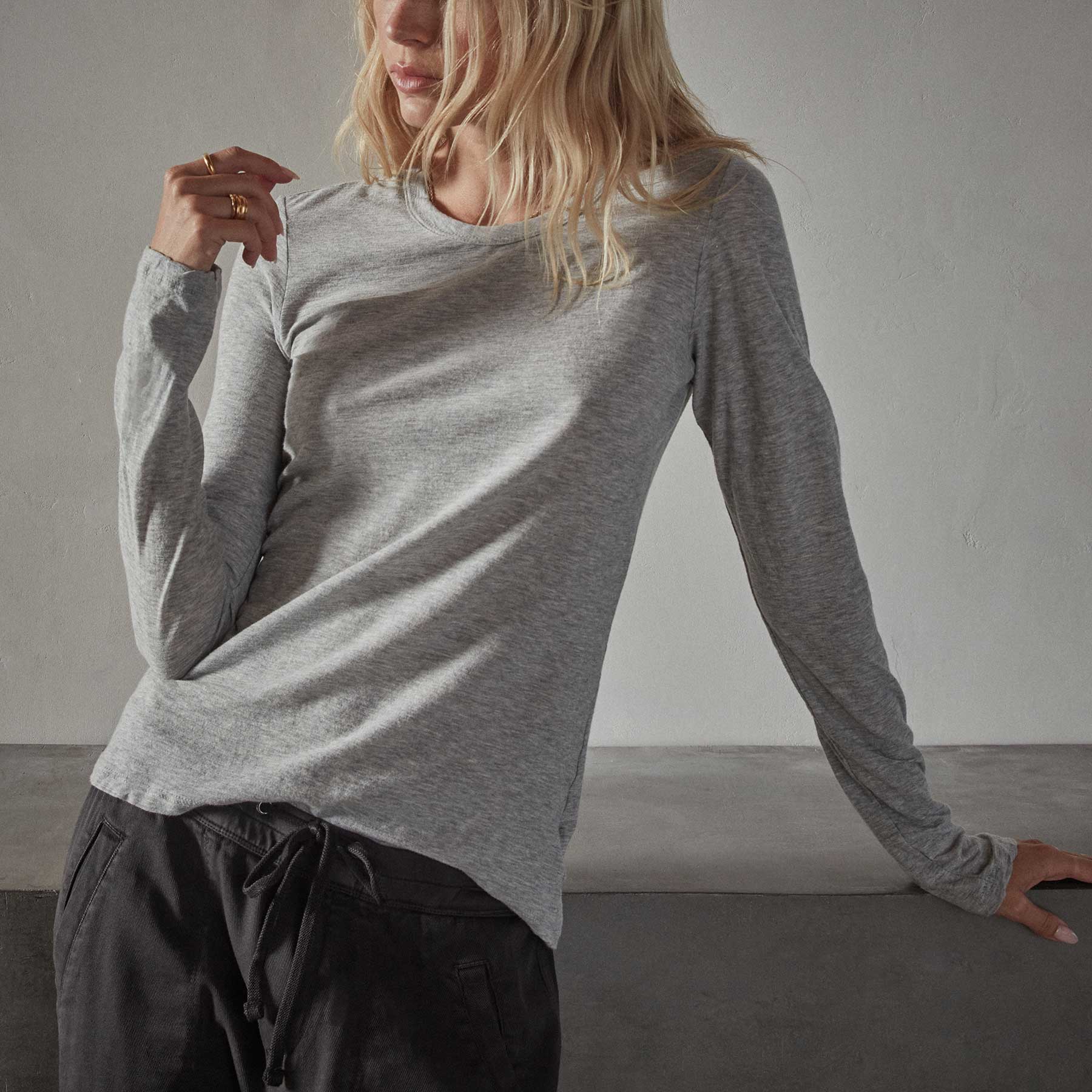 Sherosa Women's Long Sleeve Crew Neck T-Shirt - Basic Stretchy Tee, Grey, X-Large