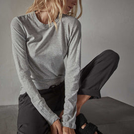 Sheer Slub Long Sleeve Crew Tee in Heather Grey | James Perse Los Angeles