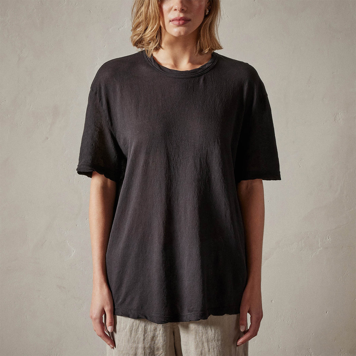 Crepe Jersey Overiszed Short Sleeve Crew in Black | James Perse Los Angeles 