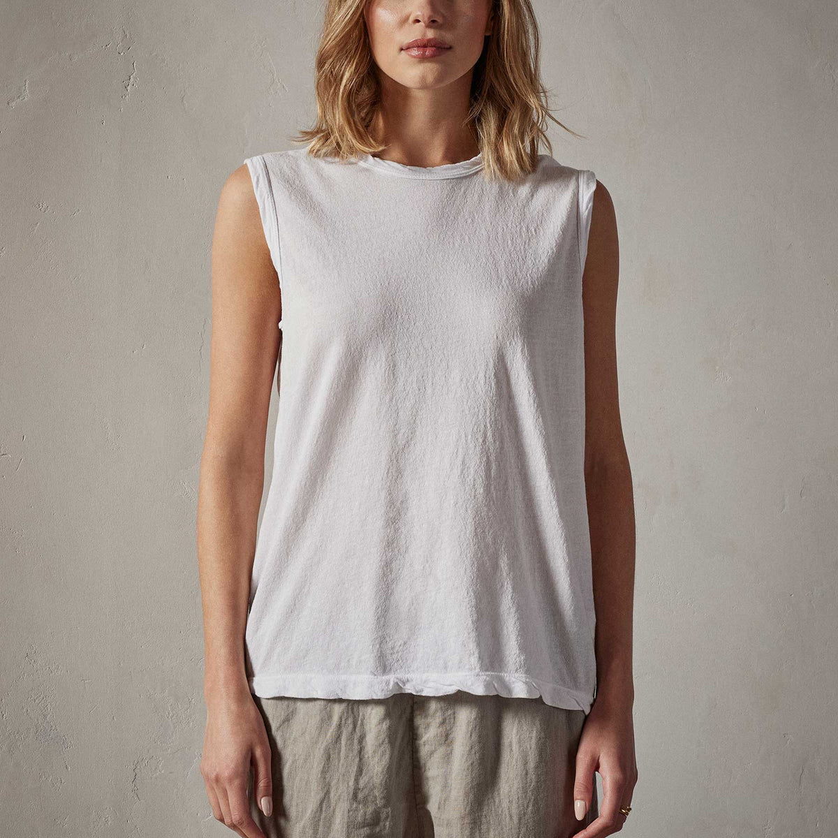Crepe Jersey Muscle Crew in White | James Perse Los Angeles 