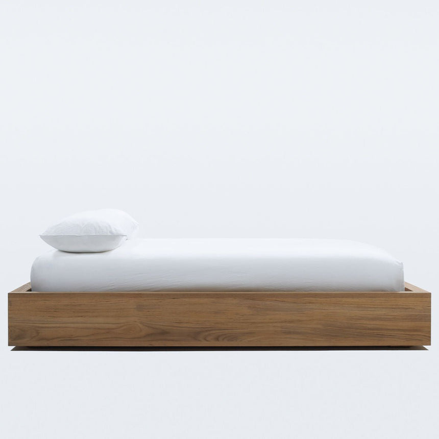 Cal King Fitted Cotton Sheet In White | James Perse Los Angeles